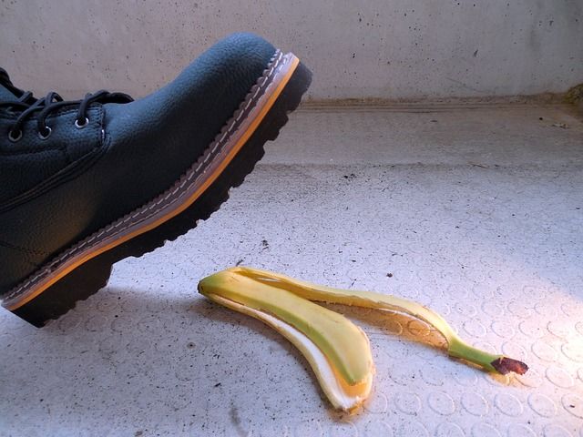 scarpa con buccia di banana